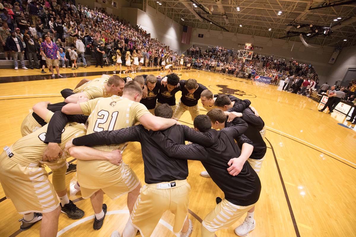 basketball team huddle