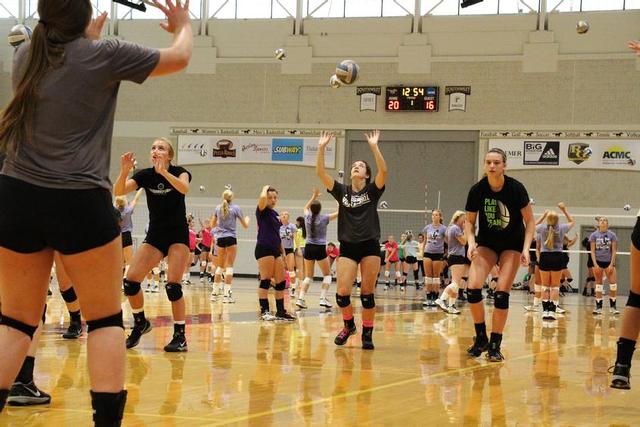 Students Attending a SMSU Volleyball Camp