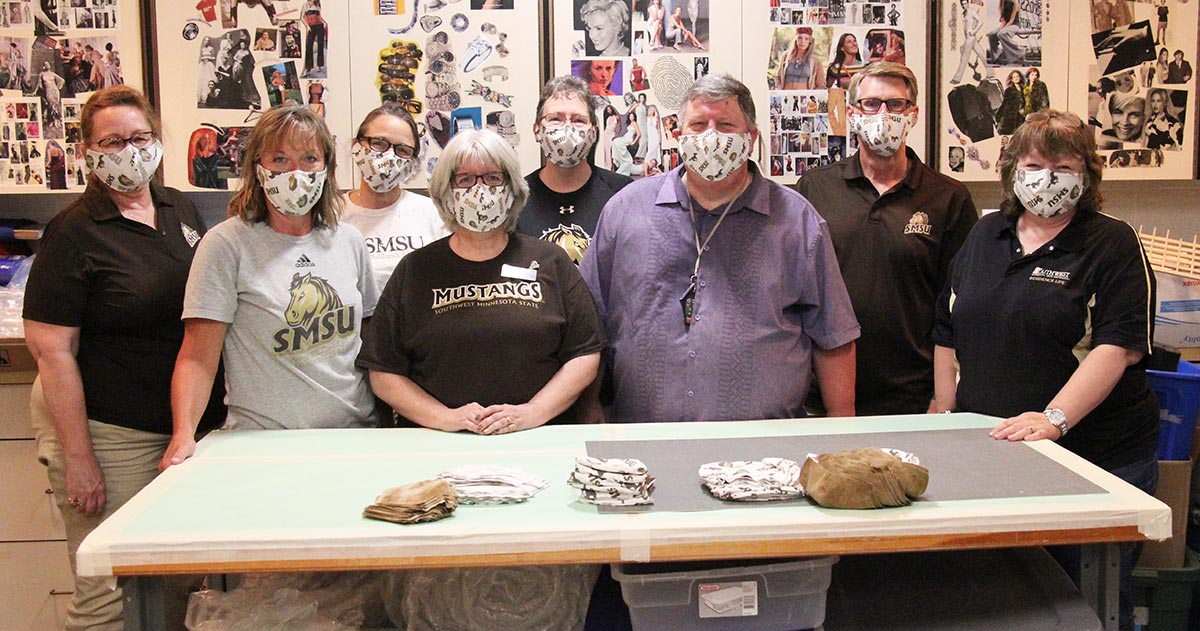 Mustang Mask Makers Go Above and Beyond to Welcome New Students