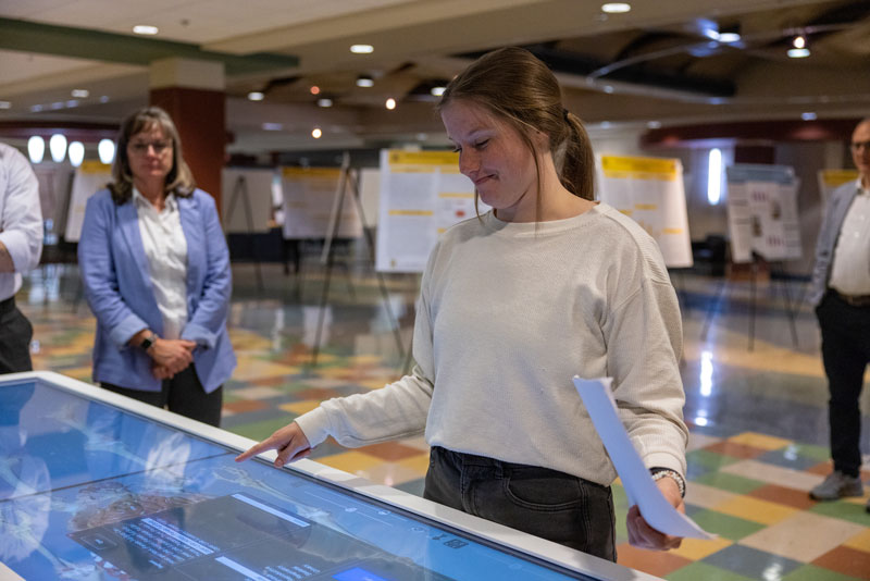 Student presenting a cadaver study