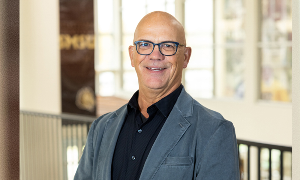 Photo: Duane Carrow to Receive Alumni Association Honorary Membership