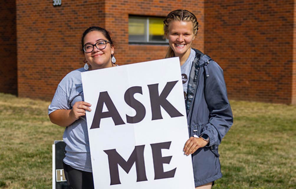 SMSU Students Welcome Families for Move-In Day 2022