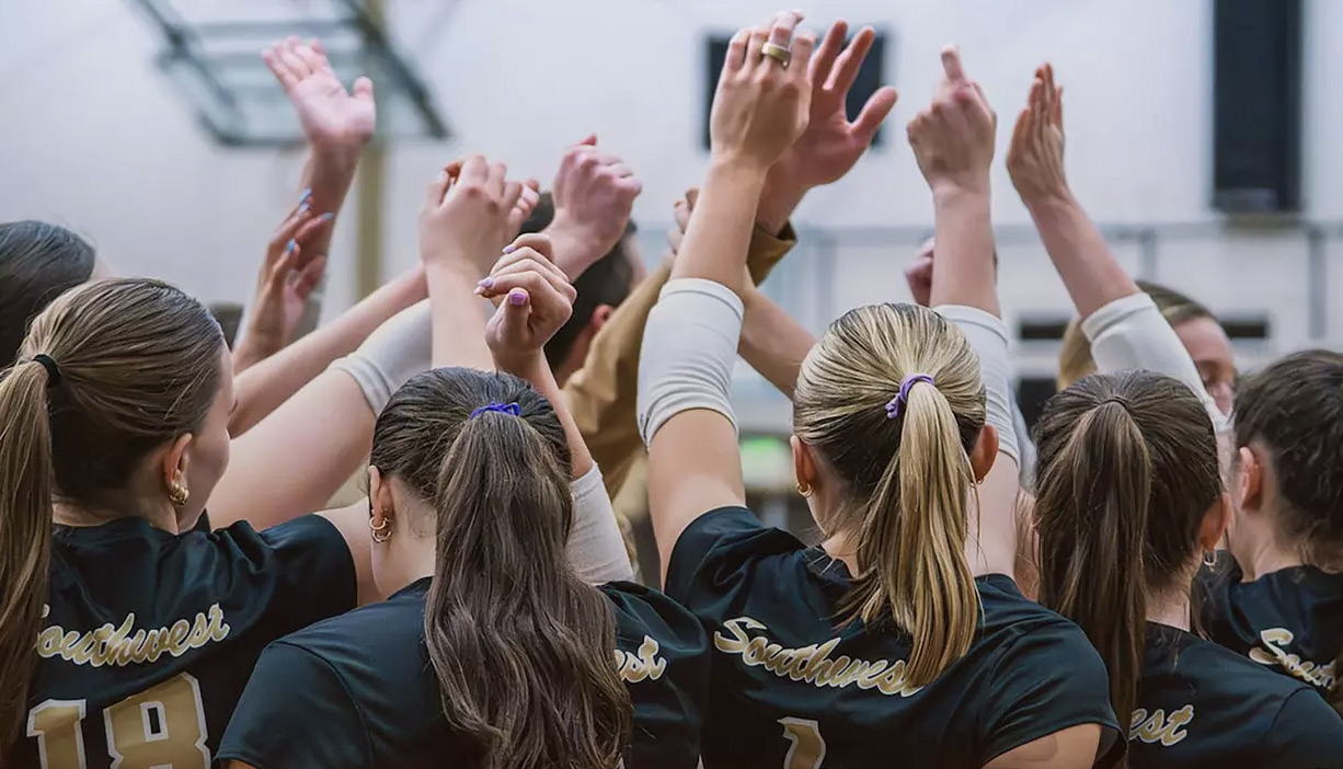 SMSU Volleyball team photo from 2025